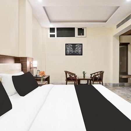 Super Townhouse Kankarbagh Formerly Kunwar Alcajars Patna  Eksteriør billede