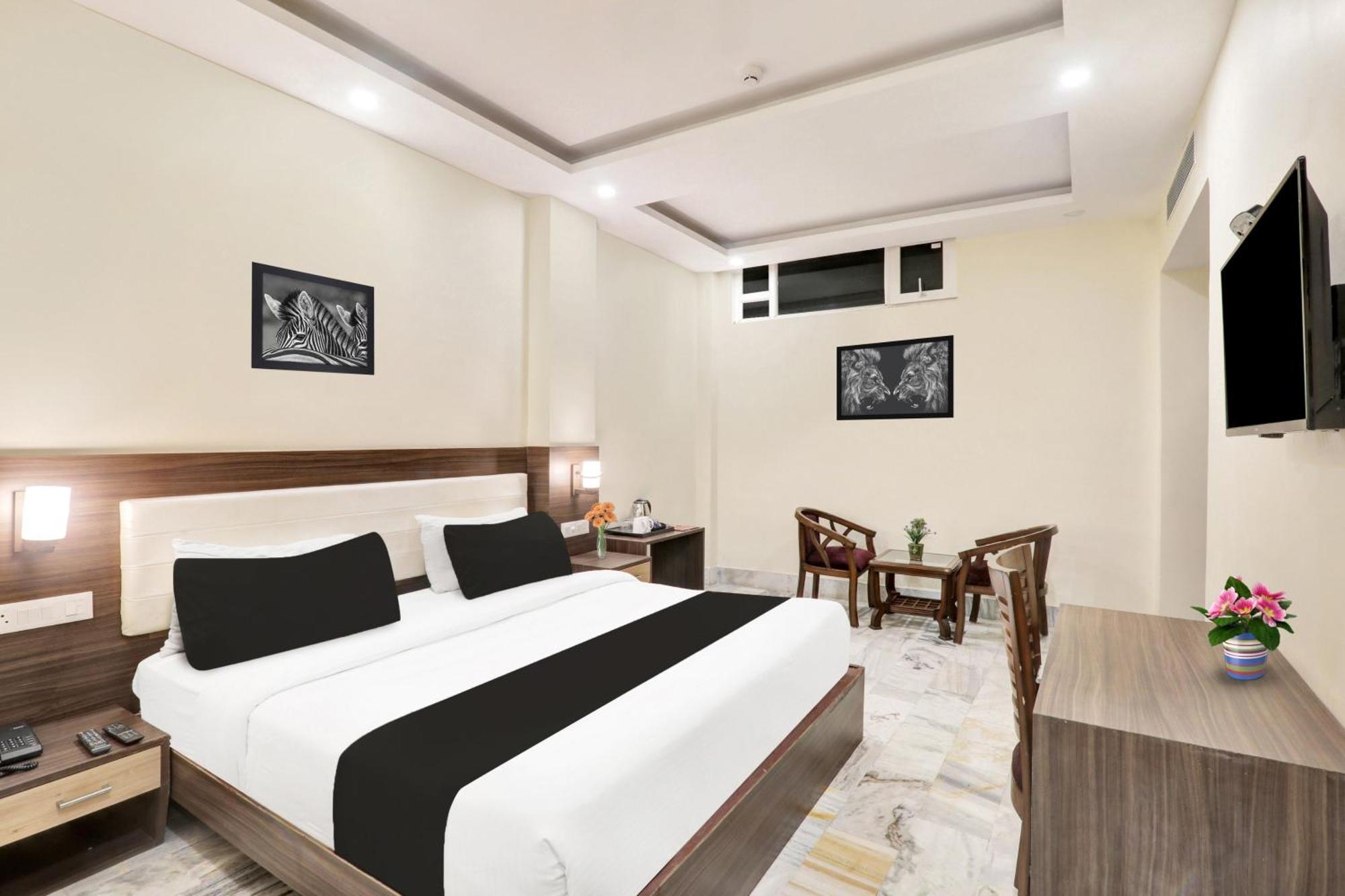 Super Townhouse Kankarbagh Formerly Kunwar Alcajars Patna  Eksteriør billede