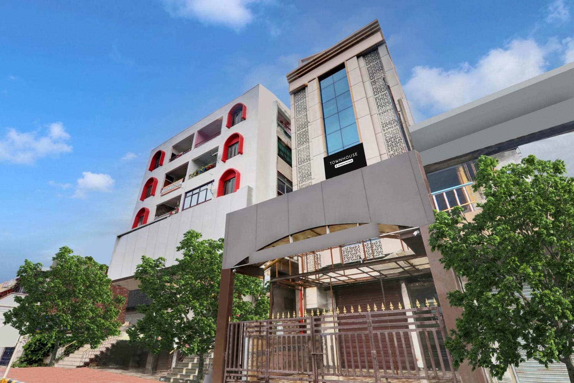 Super Townhouse Kankarbagh Formerly Kunwar Alcajars Patna  Eksteriør billede
