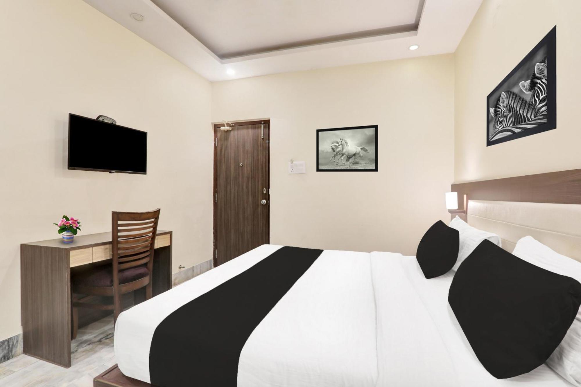 Super Townhouse Kankarbagh Formerly Kunwar Alcajars Patna  Eksteriør billede