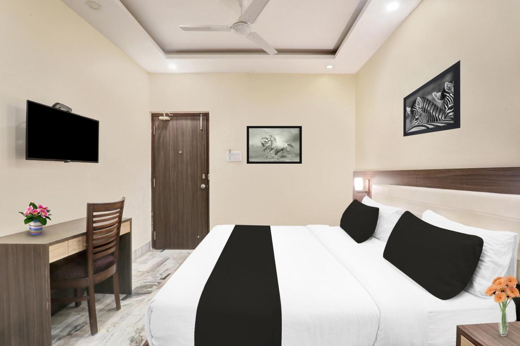 Super Townhouse Kankarbagh Formerly Kunwar Alcajars Patna  Eksteriør billede
