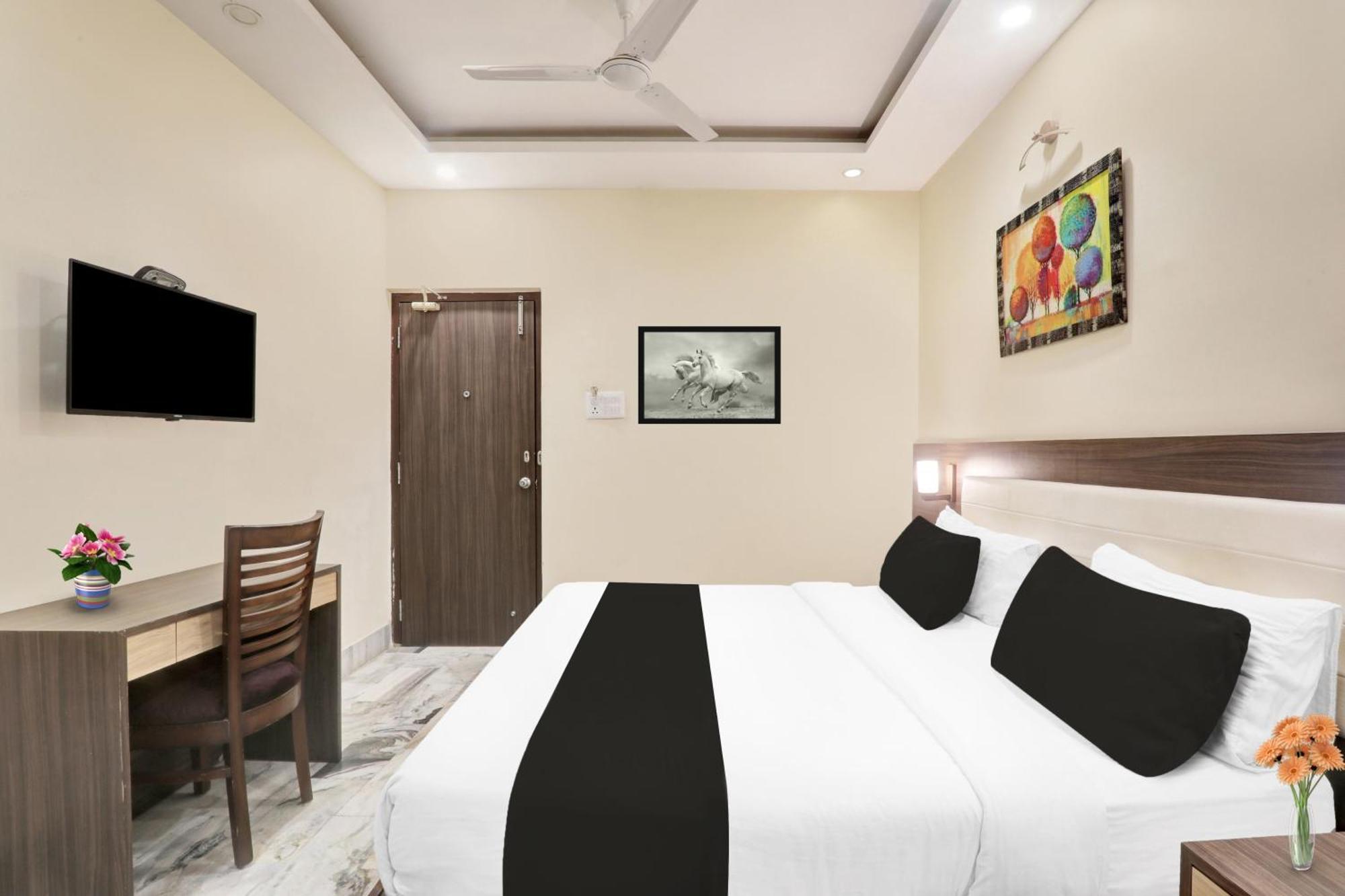 Super Townhouse Kankarbagh Formerly Kunwar Alcajars Patna  Eksteriør billede