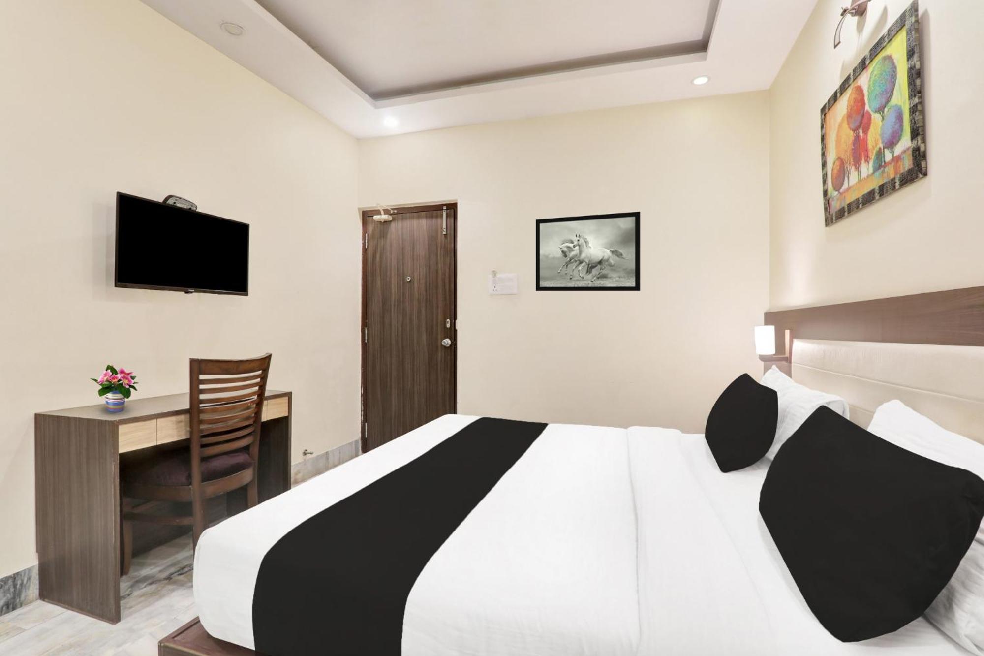 Super Townhouse Kankarbagh Formerly Kunwar Alcajars Patna  Eksteriør billede