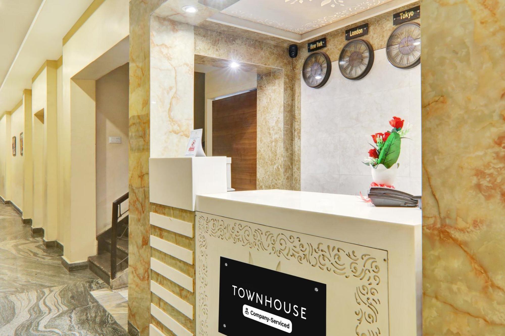 Super Townhouse Kankarbagh Formerly Kunwar Alcajars Patna  Eksteriør billede